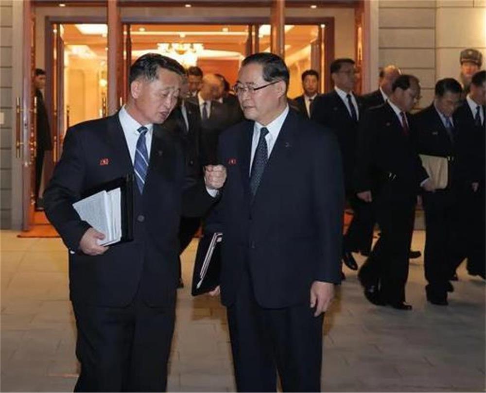 Media: DPRK changes its prime minister for the first time in four years. The photos released by KCNA attract attention