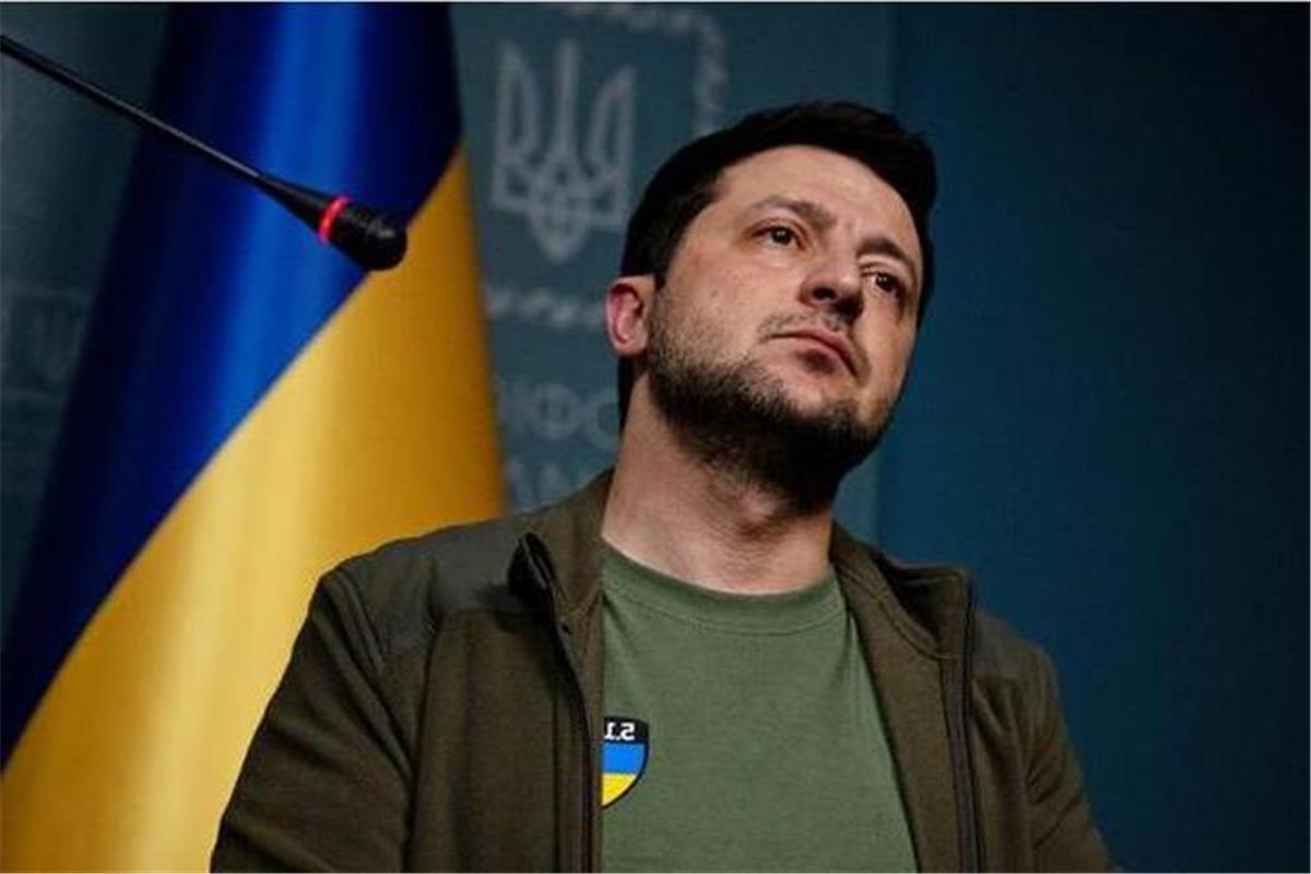 Ukrainian MP: Russian Drones Almost Hit Zelensky's Office