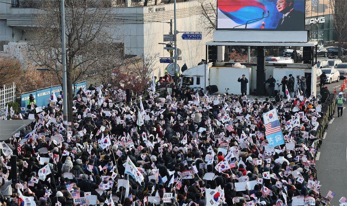 5 Keywords to Understand the Arrest of Yoon Suk-yeol: Over 100 People Confronted Each Other for over 5 Hours