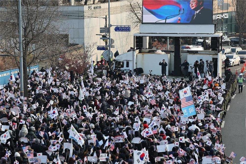 5 Keywords to Understand the Arrest of Yoon Suk-yeol: Over 100 People Confronted Each Other for over 5 Hours