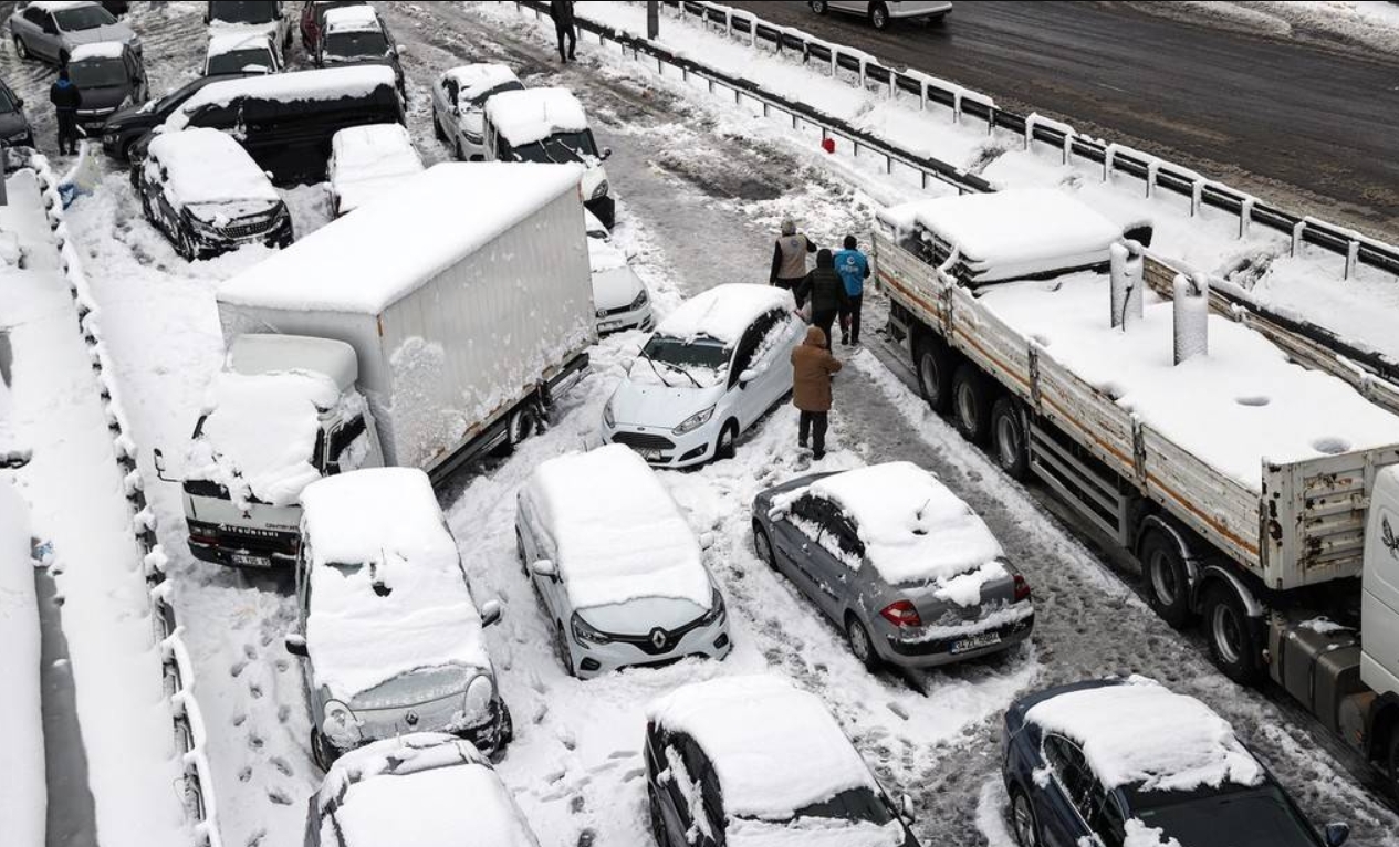 Sweden and Norway issue blizzard warnings; public transportation will be affected